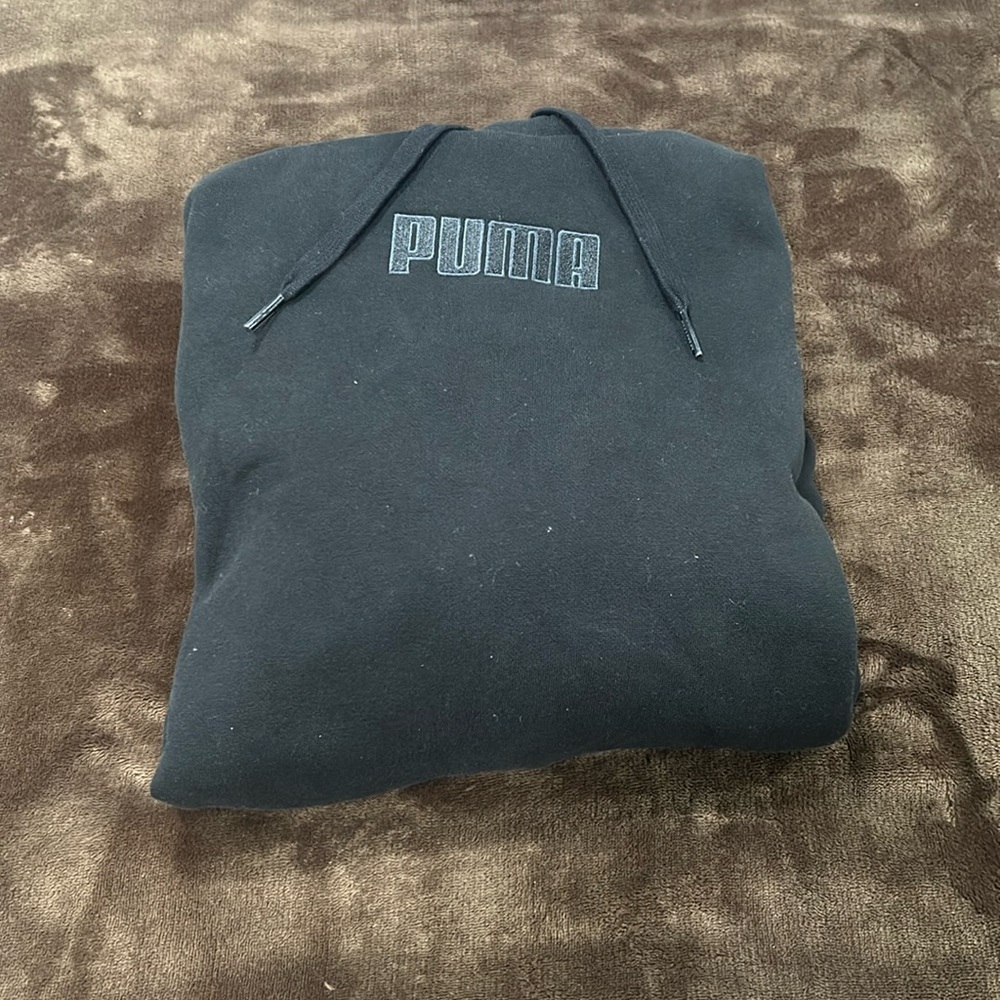 Puma men’s medium black sweatshirt with hood